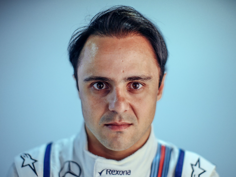 Felipe Massa celebrando a vitória no GP Brasil 2008, acreditando ser o campeão mundial de F1.