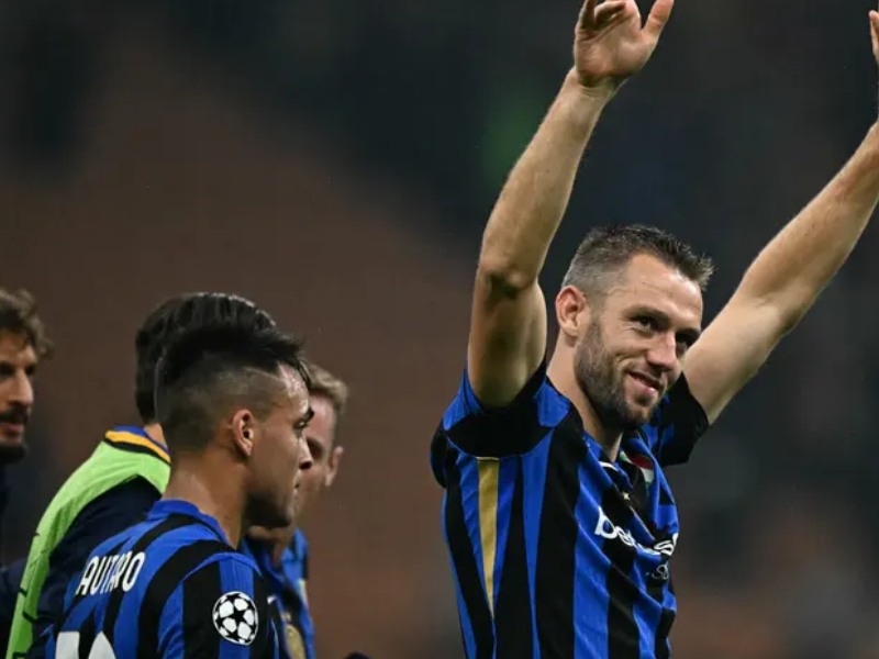 Lautaro Martínez comemora gol da Inter de Milão na Copa da Itália.