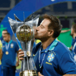 Ramon Menezes comemora título Sul-Americano Sub-20 com a equipe brasileira.