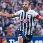 Hernán Barcos comemora gol da vitória do Alianza Lima contra o Nacional na Libertadores.
