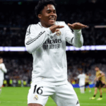 Endrick comemora gol da vitória do Real Madrid contra a Real Sociedad.