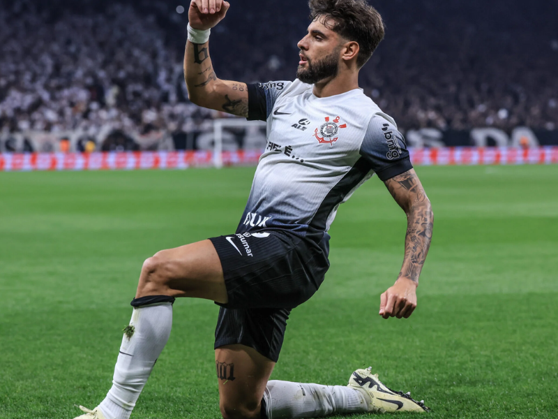 Discussão tensa entre Yuri Alberto e Cacá no vestiário do Corinthians.