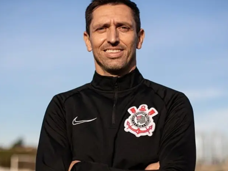 Fotografia de um jogo de futebol entre Corinthians e Santos pelo Brasileirão Sub-20.