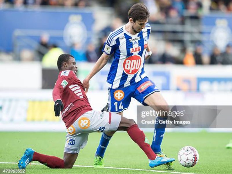 Placar eletrônico de futebol mostrando 'HJK Helsinki 0:3 FF Jaro', com escudos dos times e data de 11 MAI 2025.