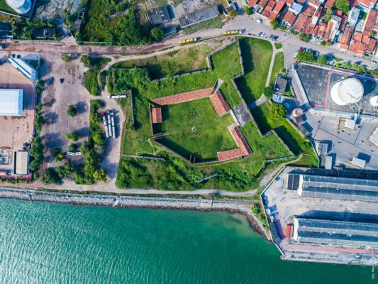 Muralhas do Passado: A Fortaleza de Santa Catarina
