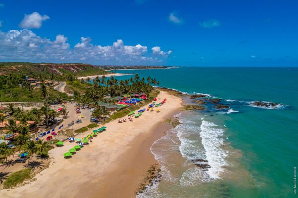 Praia de Coqueirinho: Um Cenário de Tirar o Fôlego