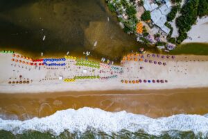 Praia Bela encanta turistas no litoral sul da Paraíba